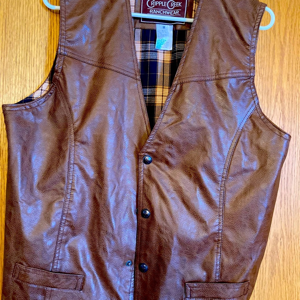 Pebble leather men’s sz M vest New